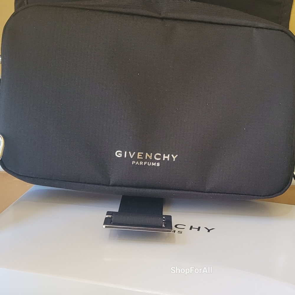 Givenchy - Picture 10 of 13